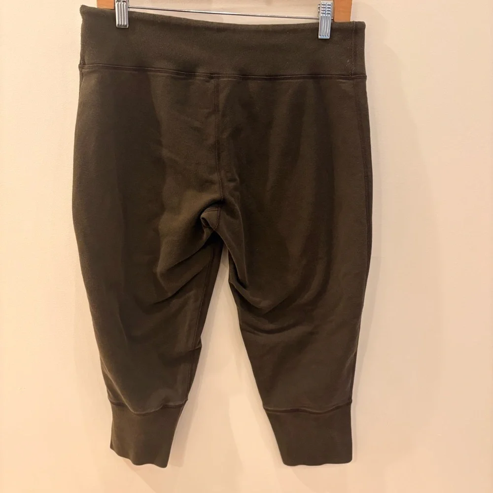 Lululemon Cropped Sweatpants - Picture 9 of 9
